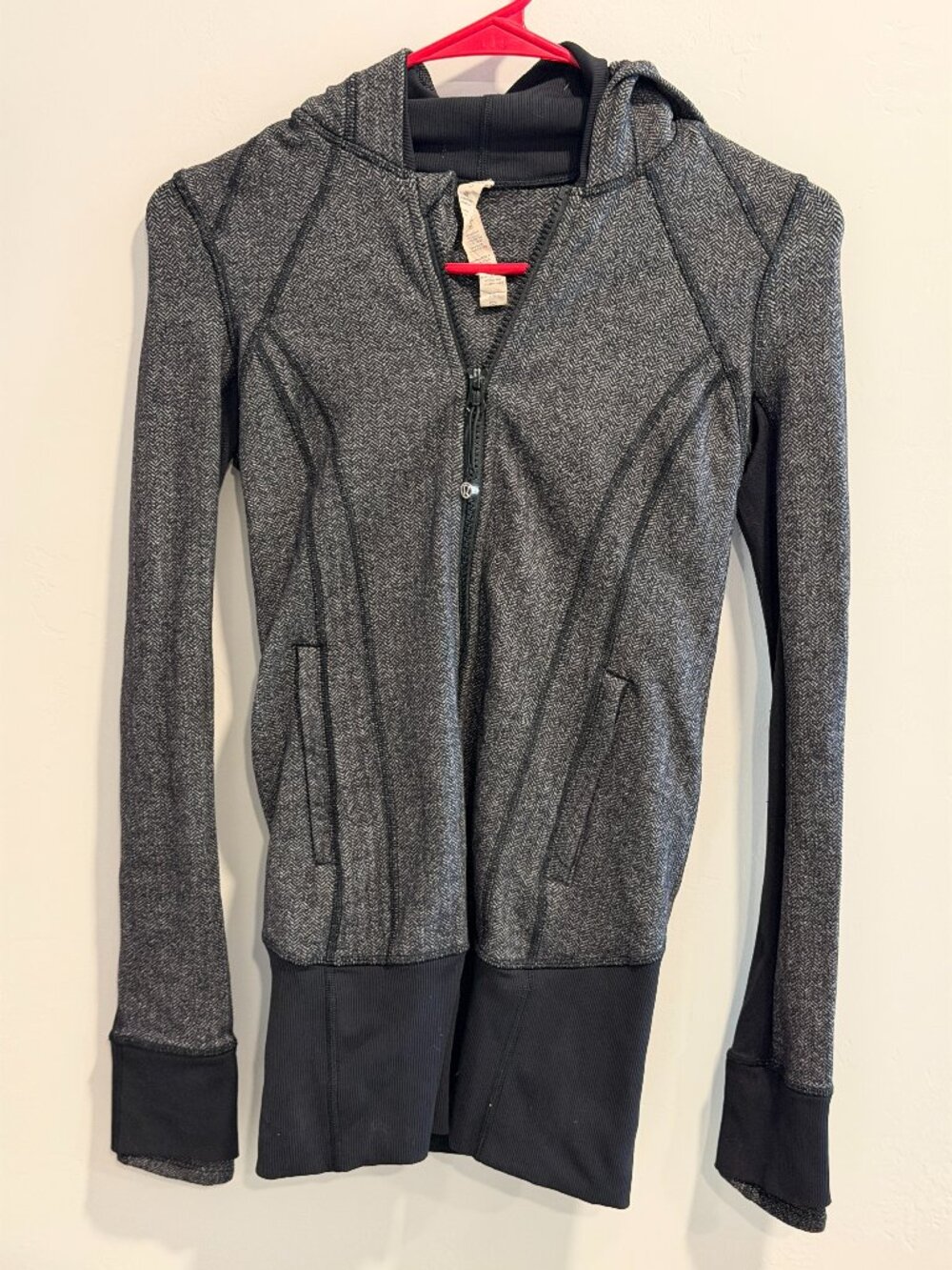 Lululemon Womens Hooded Daily Practice Jacket Size 2 Thumbholes